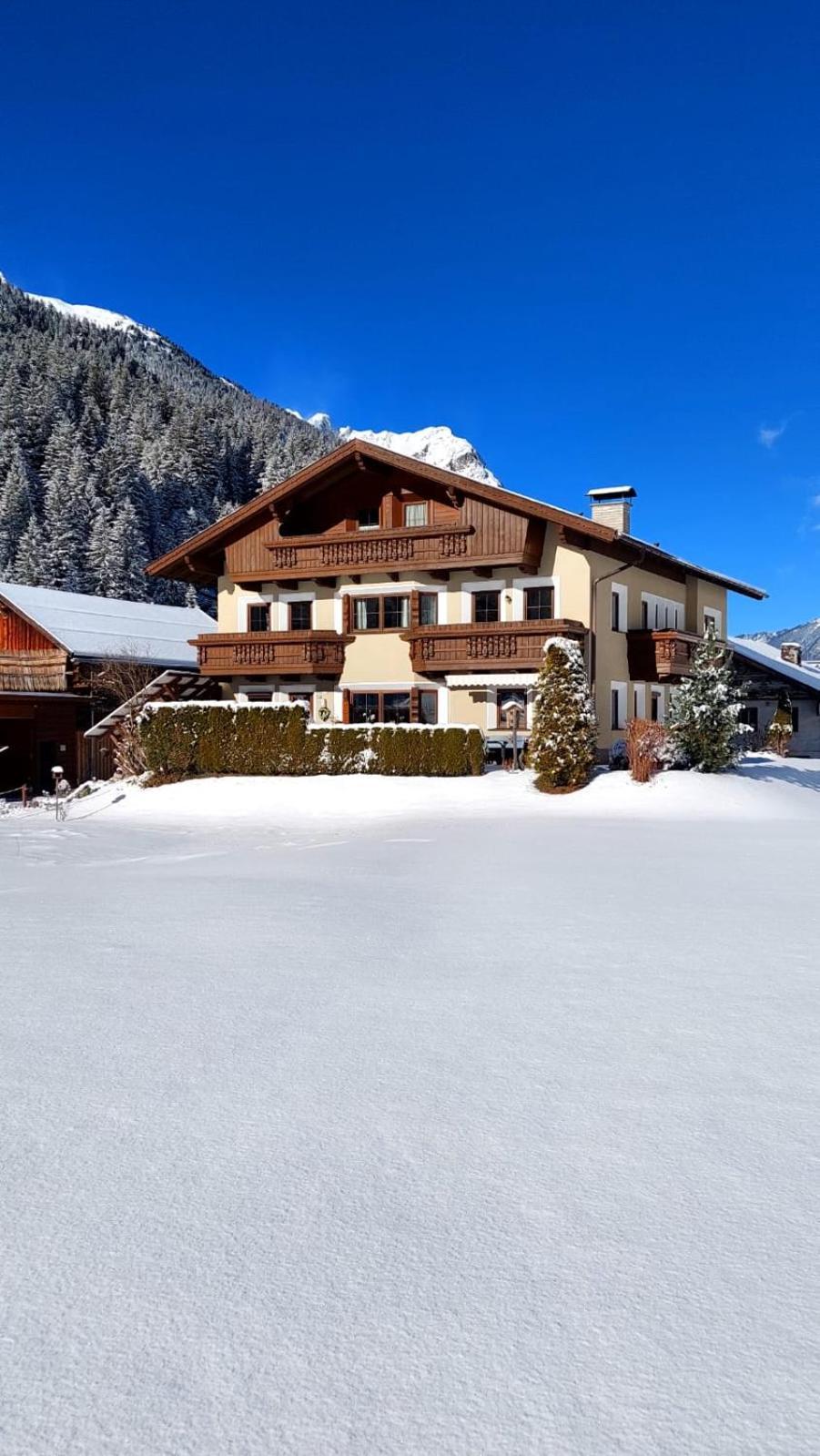 Haus Bergfreund Apartamento Sankt Leonhard im Pitztal Exterior foto